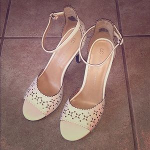 Lauren Conrad White Floral Heel